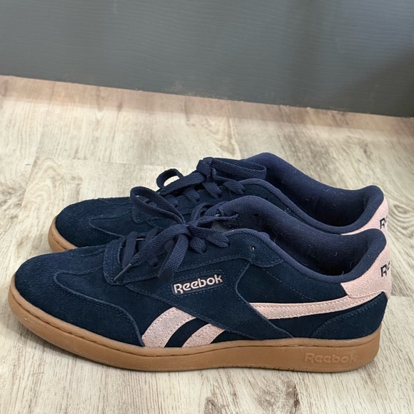 Women’s Reebok Navy & Pink Sneakers - Picture 3 of 5